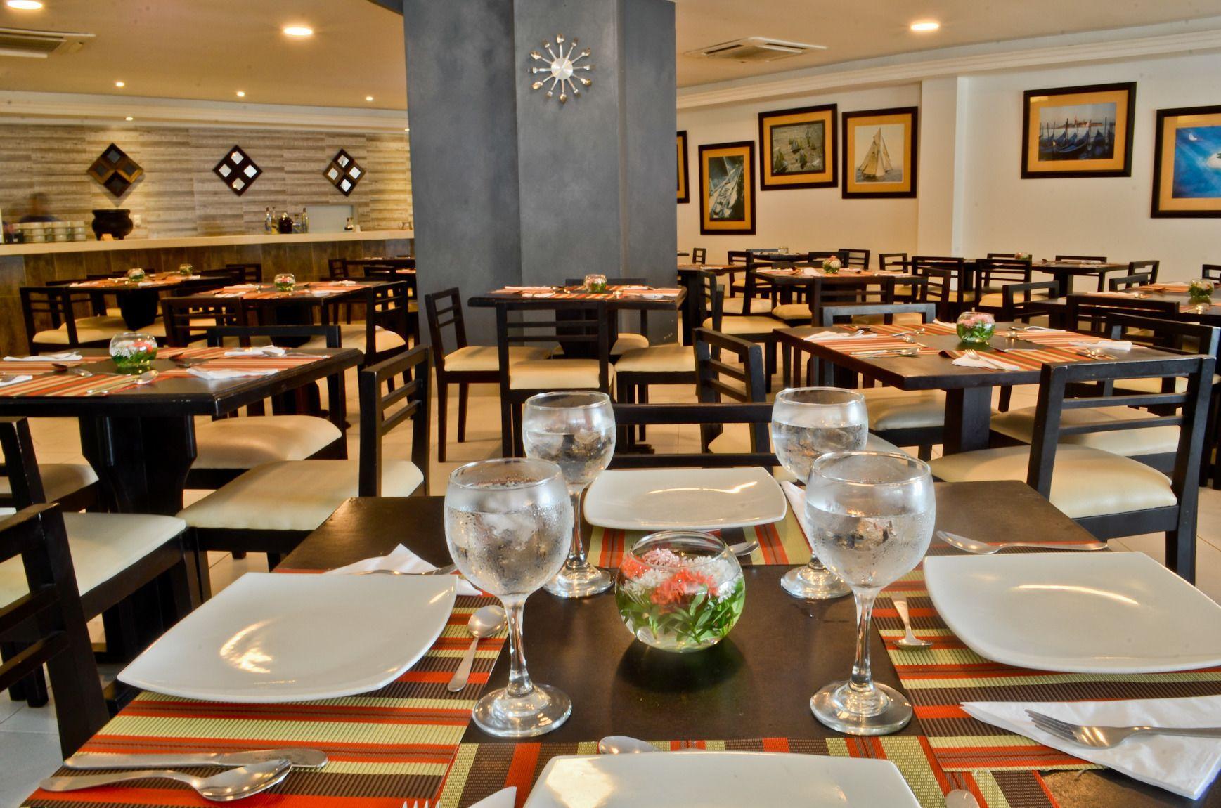 Regatta Hotel 4*