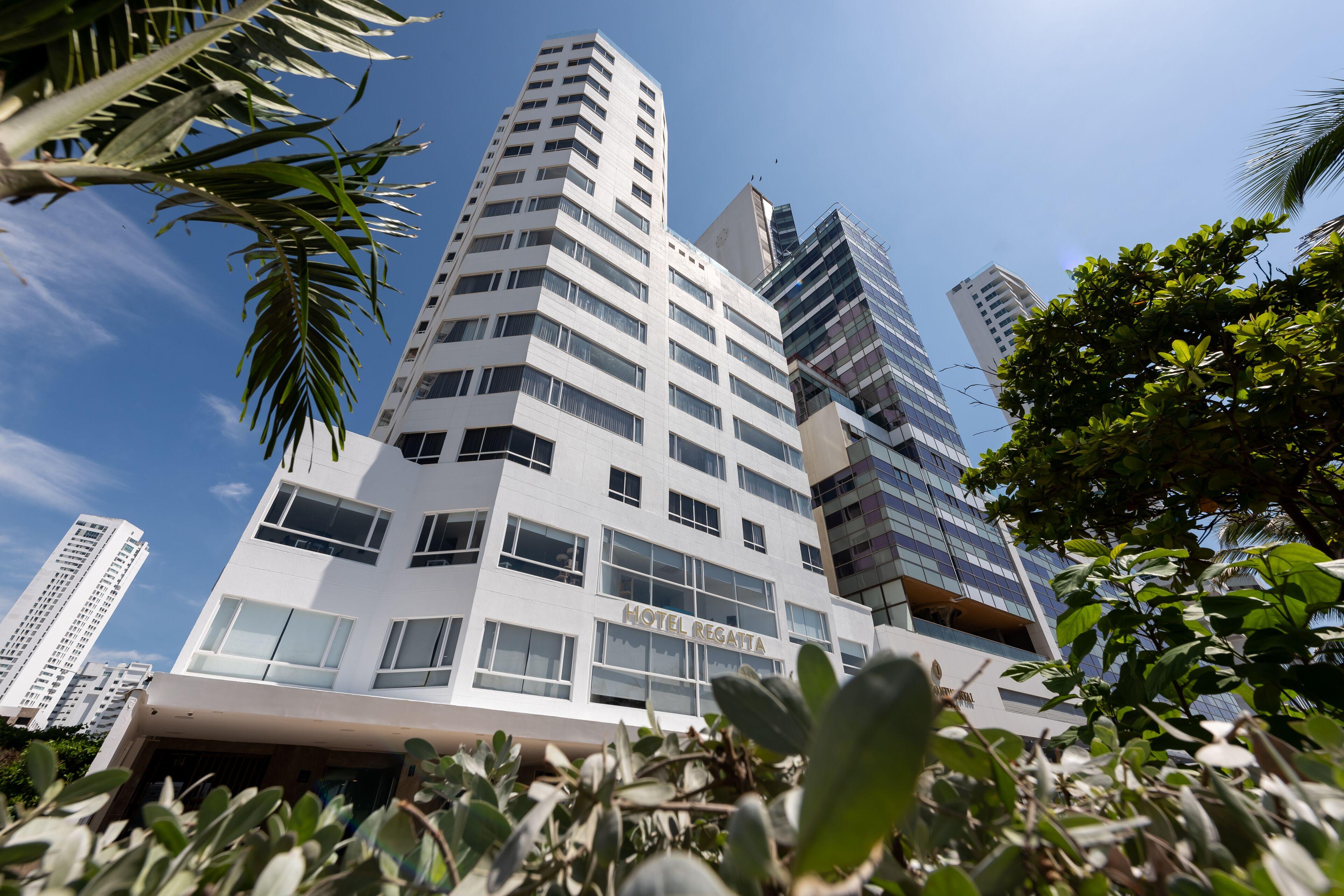 Regatta Hotel 4*