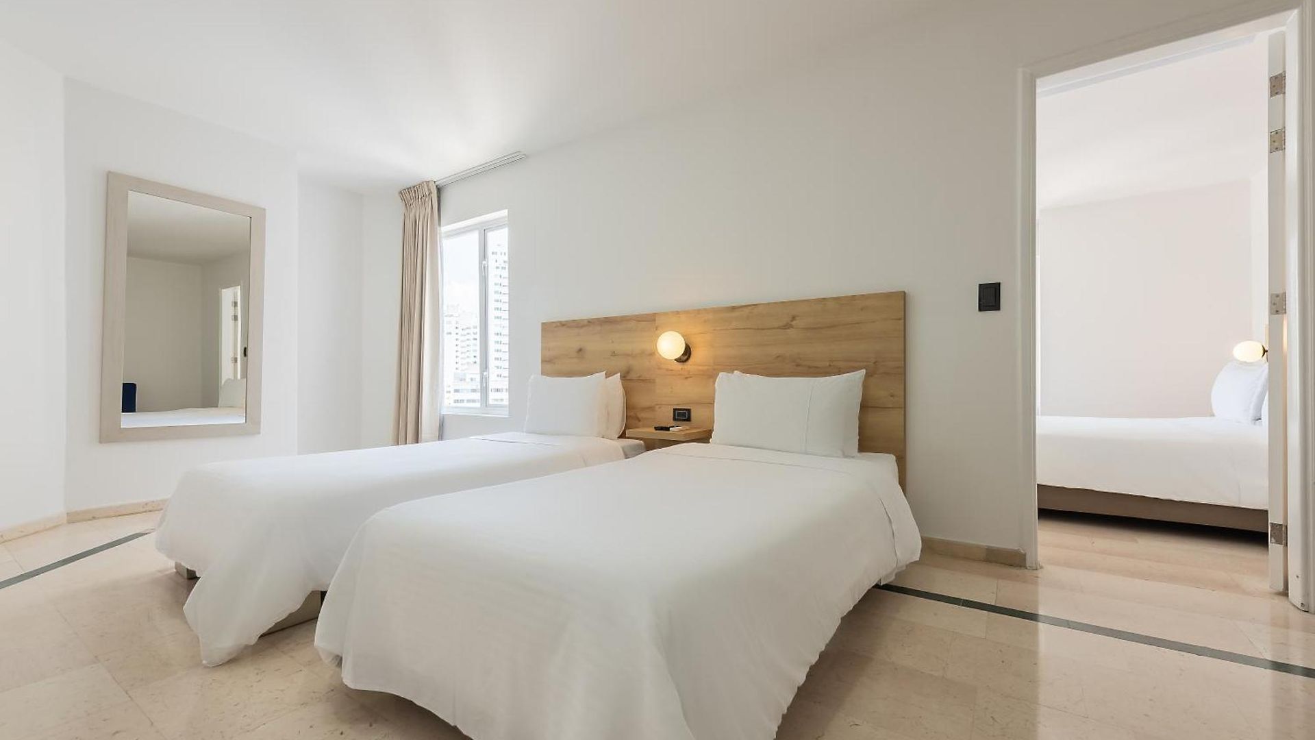 Regatta Hotel 4*
