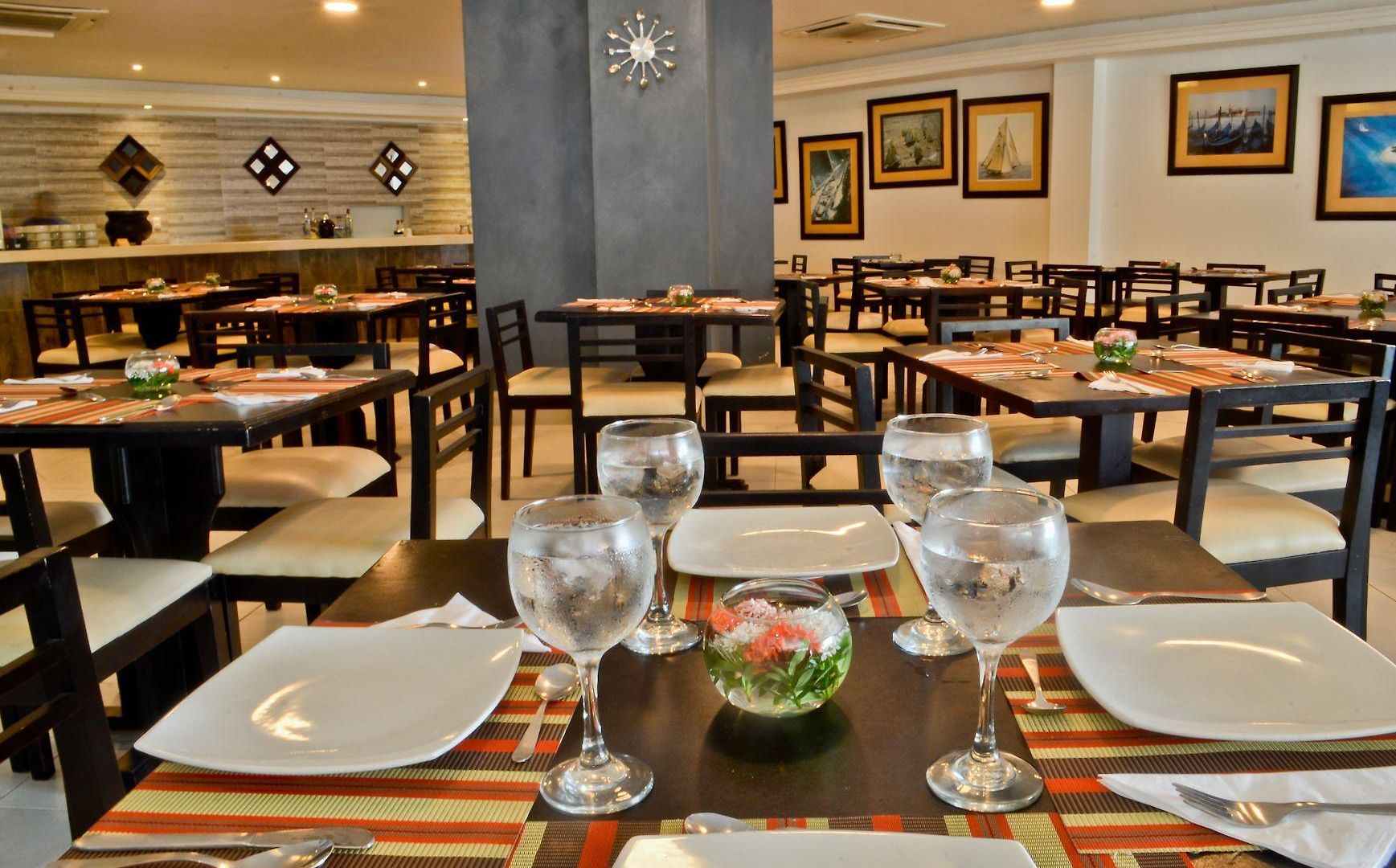Regatta Hotel 4*
