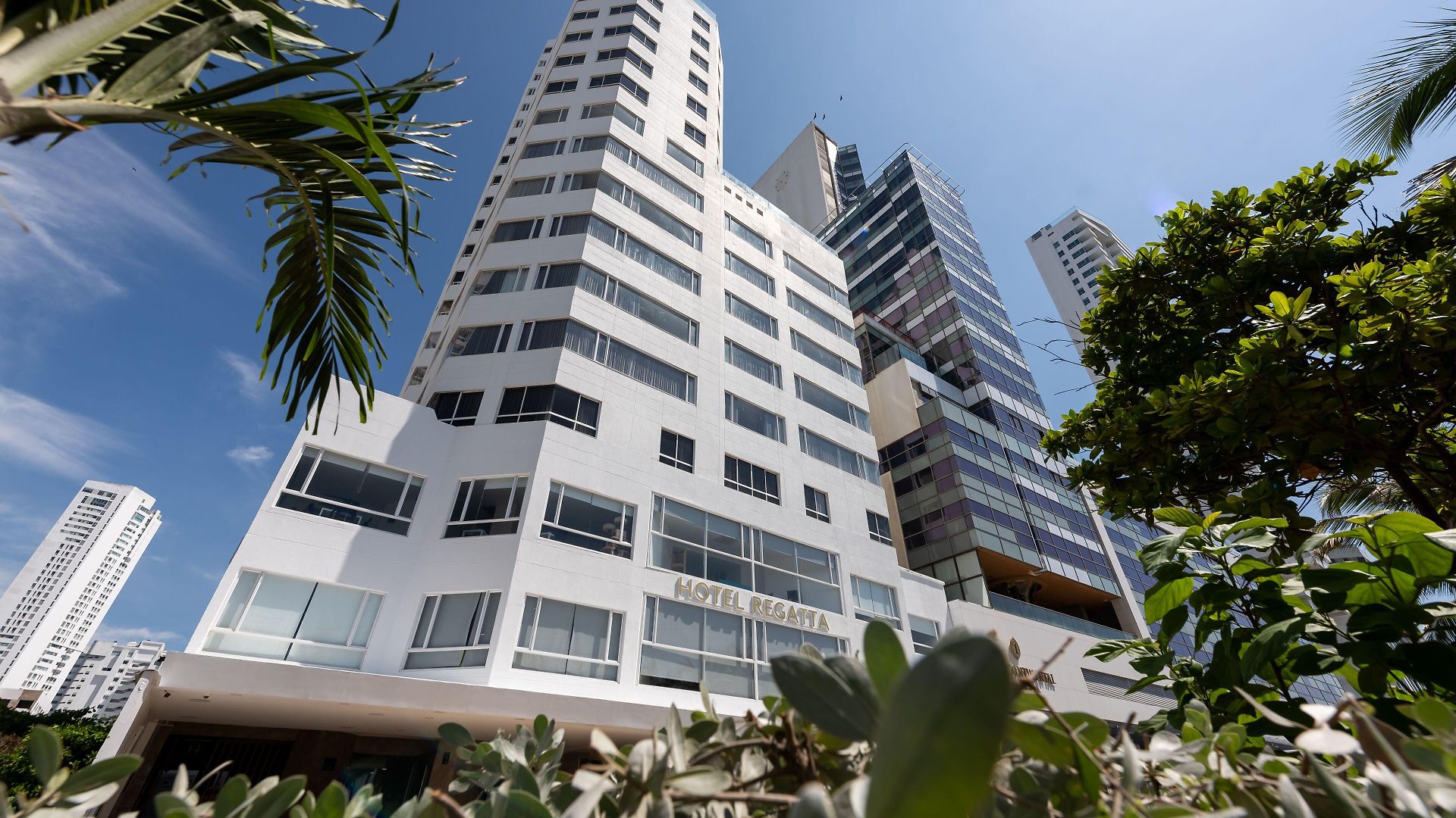 Regatta Hotel 4*