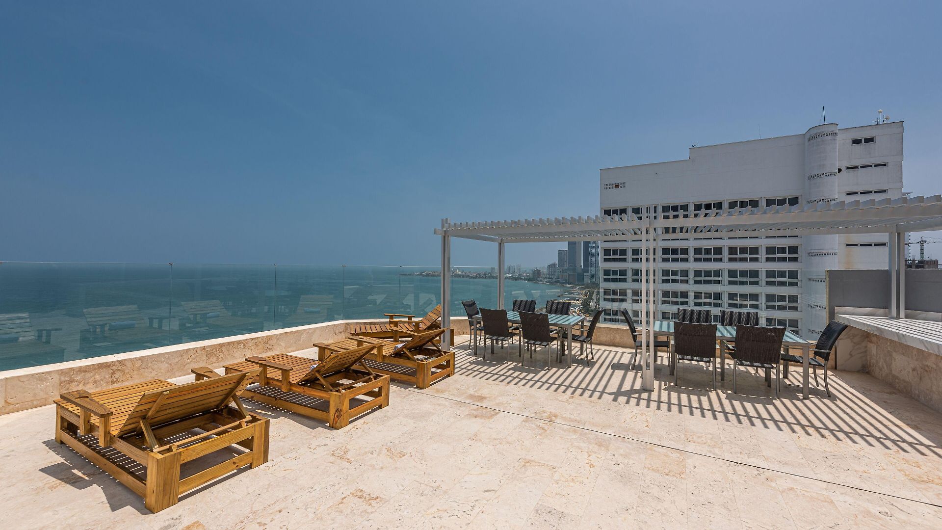 Regatta Hotel 4*