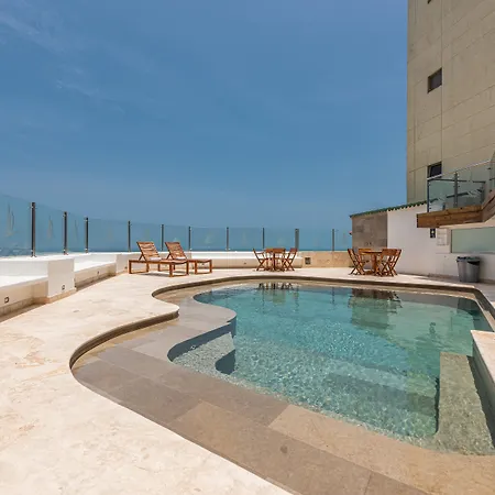 Regatta Hotel